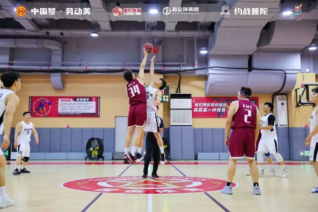 精准投篮，完美控球技术获得观众喝彩的简单介绍